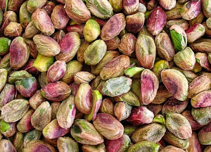 قیمت خرید مغز پسته احمد آقایی بو داده با فروش عمده